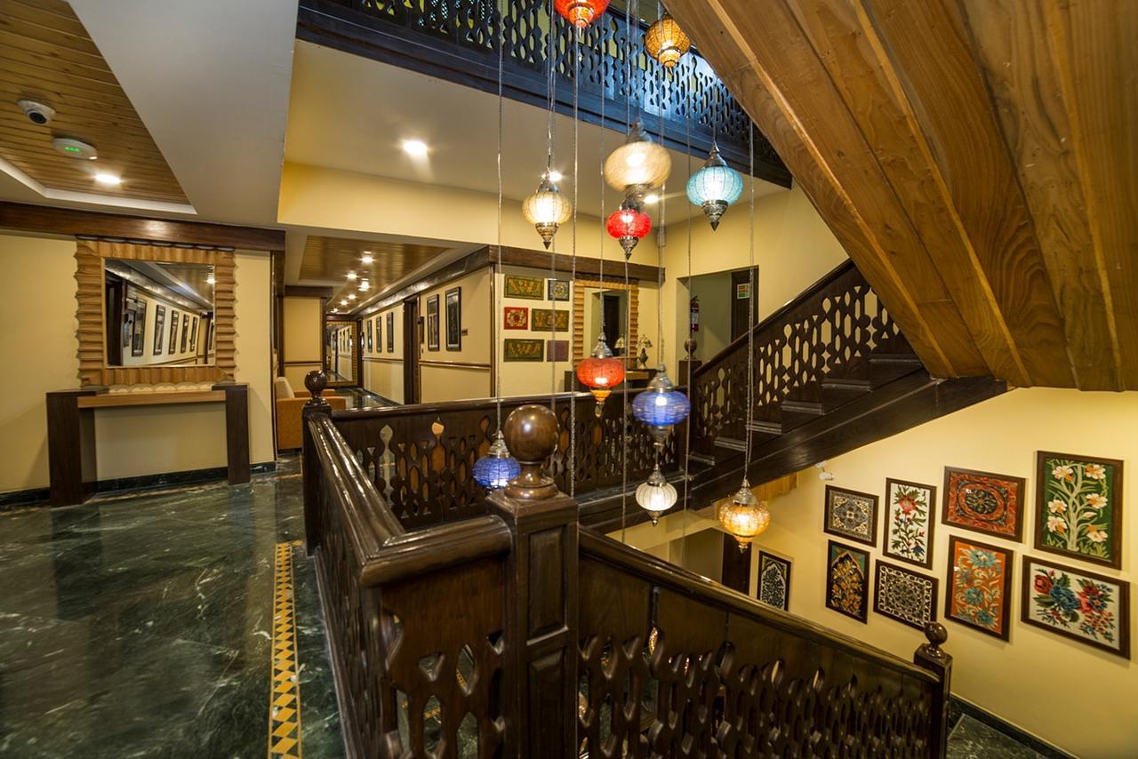 Lemon Tree Hotel Srinagar Kültér fotó